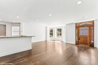 3639 N Sheffield Ave in Chicago, IL - Building Photo - Building Photo