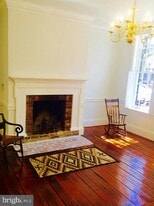 215 Prince St in Alexandria, VA - Building Photo