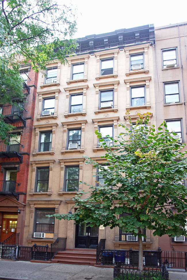 344 W 47th St in New York, NY - Building Photo - Building Photo