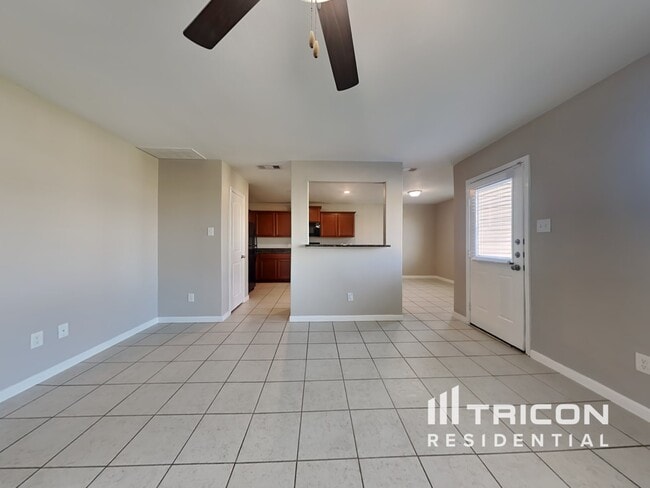 652 Totem Trail Dr in La Marque, TX - Building Photo - Building Photo