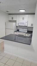 6882 NW 173rd Dr in Hialeah, FL - Building Photo - Building Photo