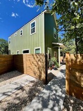 6202 Palm Cir in Austin, TX - Building Photo - Building Photo