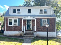 211 Hoover Ave in Edison, NJ - Building Photo - Building Photo