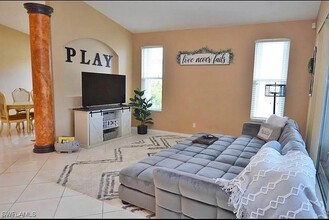 436 Crossfield Cir in Naples, FL - Building Photo - Building Photo
