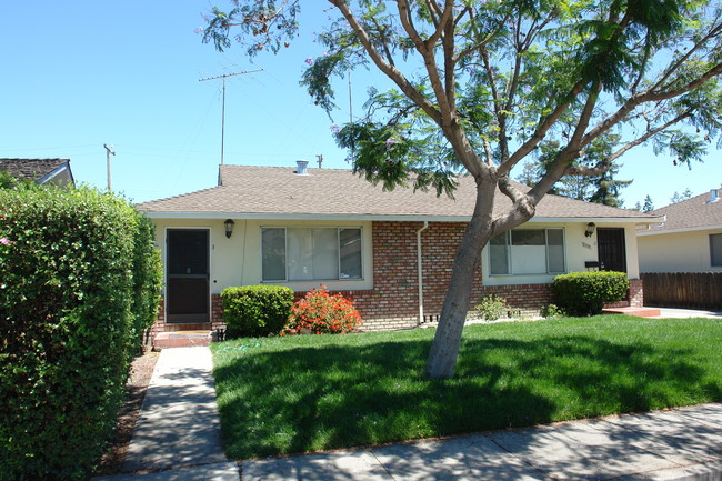 2319 Karen Dr in Santa Clara, CA - Building Photo - Building Photo