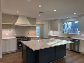 4726 Ivanhoe St in Houston, TX - Building Photo - Building Photo