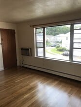 51 Nathan Rd, Unit 2 in Waltham, MA - Building Photo - Building Photo