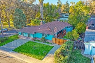 865 Royal Green Ave in Sacramento, CA - Building Photo - Building Photo