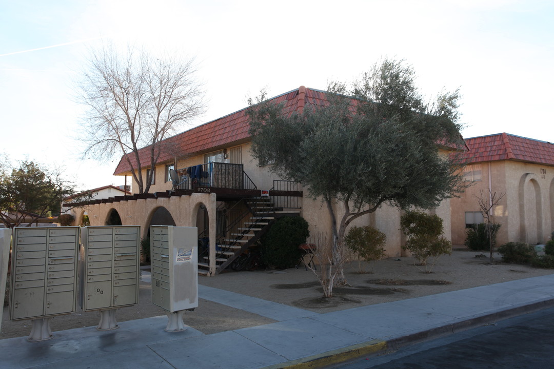 1708 Cordoba Ln in Las Vegas, NV - Foto de edificio