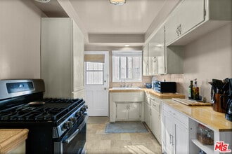 831 Austin Ave in Inglewood, CA - Building Photo - Building Photo