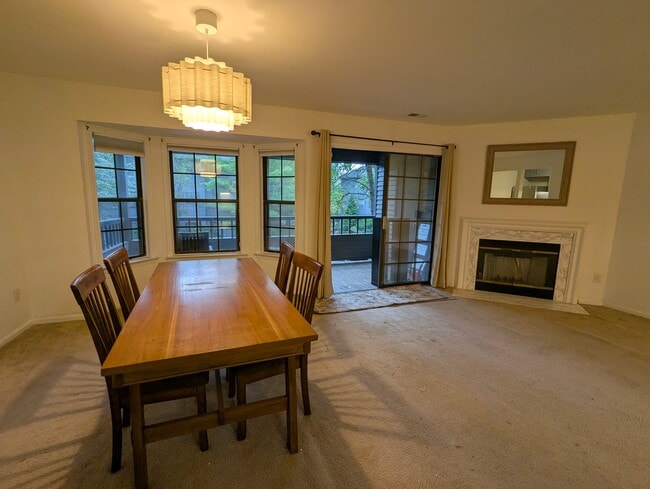 1008 Woodhaven Dr, Unit 1008 woodhaven in Edison, NJ - Foto de edificio - Building Photo