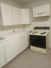 1209 S Malcolm Ave in Chanute, KS - Building Photo - Building Photo