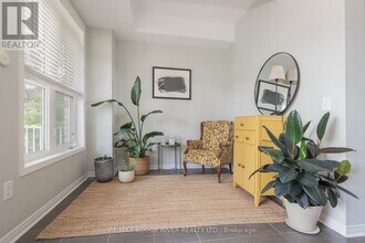 92 Harbourside Dr in Whitby, ON - Building Photo - Building Photo