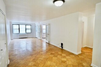 225 St Pauls Ave in Jersey City, NJ - Building Photo - Building Photo