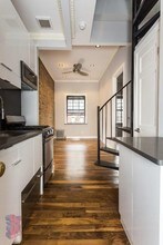 221 E 11th St-Unit -4A in New York, NY - Building Photo - Building Photo