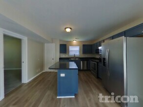 8599 Captain Dr in Avon, IN - Building Photo - Building Photo