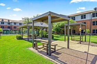 1104 S Carrier Pkwy in Grand Prairie, TX - Building Photo - Building Photo