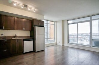 10 Brentwood Rd NW in Calgary, AB - Building Photo - Building Photo