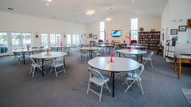 Oak Ridge in Manteno, IL - Building Photo - Interior Photo