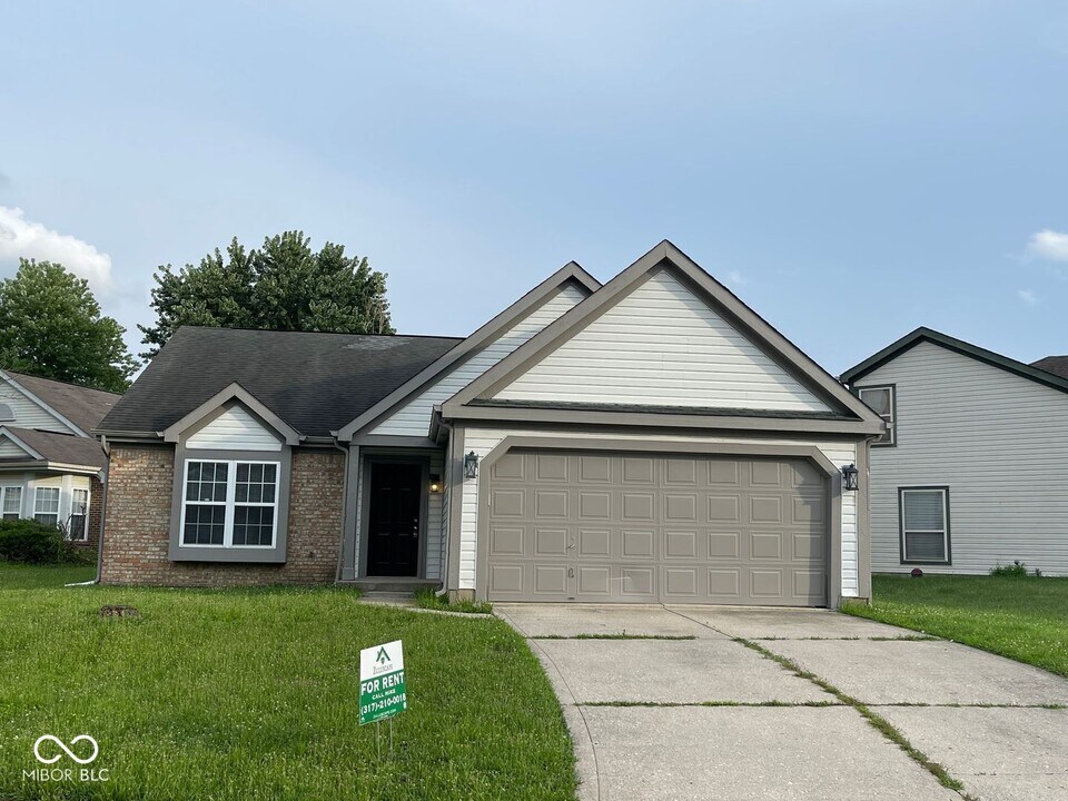 6043 Hayford Ct in Indianapolis, IN - Building Photo