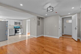 5 Pequot St, Unit 1 in Providence, RI - Building Photo - Building Photo
