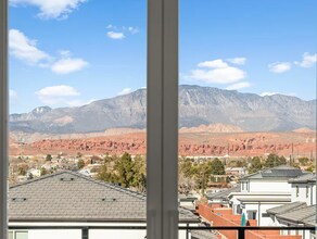 656 E Desert Cactus Dr in Washington, UT - Building Photo - Building Photo