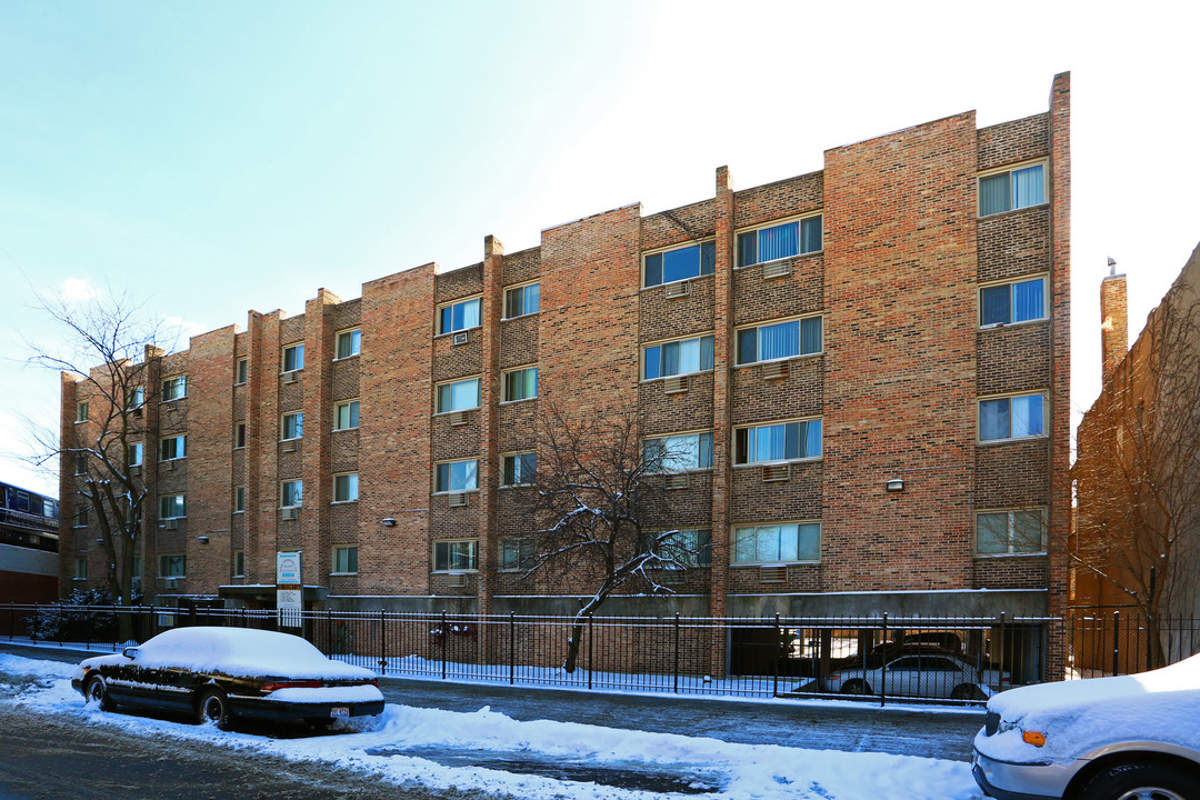 1533 W Jarvis Ave in Chicago, IL - Building Photo