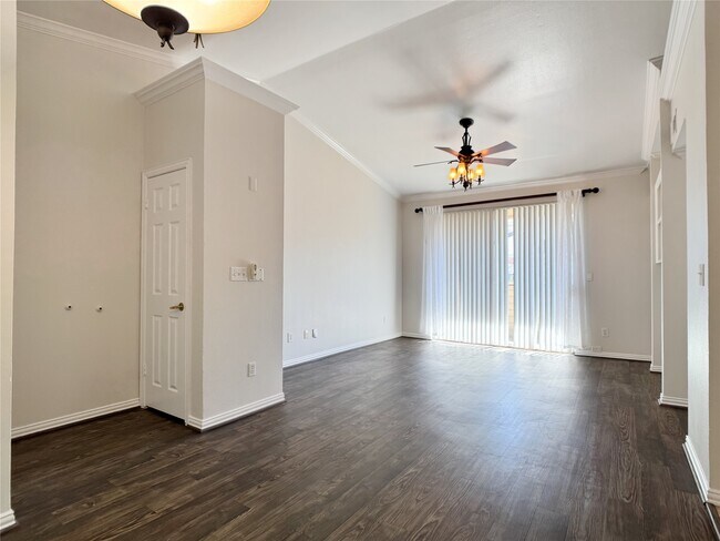 2100 Welch St in Houston, TX - Building Photo - Building Photo