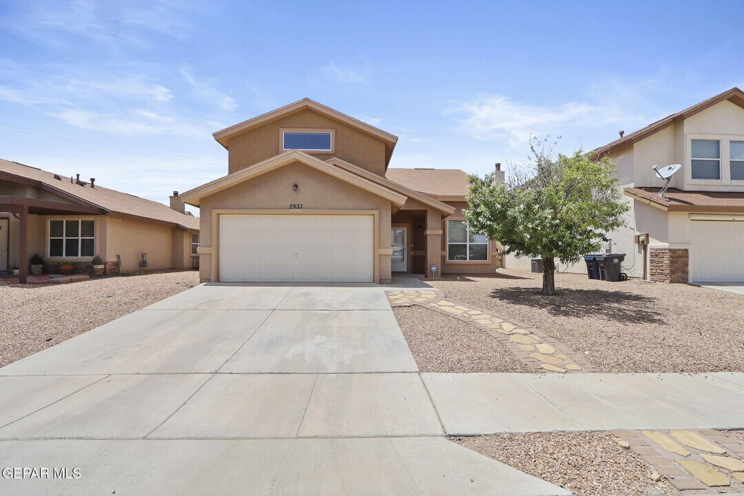 2933 Pebble Rock Pl in El Paso, TX - Building Photo