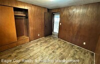 703 Y Ave photo'