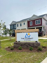 The Summit at Uptown Apartments