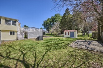 37 Locust St in Burlington, MA - Building Photo - Building Photo