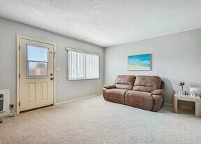 8425 112th St, Unit 203 in Seminole, FL - Building Photo