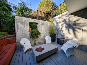 2717 Lytelle Pl in Los Angeles, CA - Foto de edificio - Building Photo