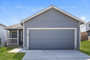 1521 Pile Trl in New Braunfels, TX - Building Photo