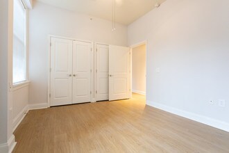 The Flats at Professional Arts Building in Baltimore, MD - Building Photo - Interior Photo