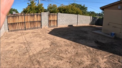 5235 N 8th Pl, Unit 5325 N 8th Pl. REAR HOUSE in Phoenix, AZ - Building Photo - Building Photo