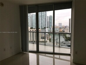 465 Brickell Ave, Unit 1604 in Miami, FL - Building Photo - Building Photo