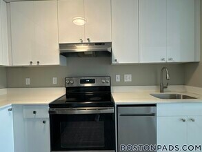 50 Evergreen St, Unit 37 in Boston, MA - Building Photo - Building Photo