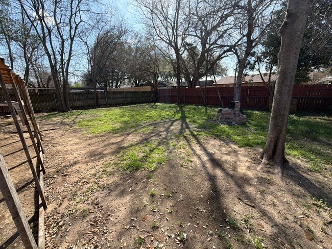 1825 Southstone Ln in Irving, TX - Building Photo - Building Photo