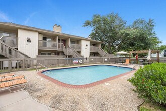 1900 Bay Area Blvd in Houston, TX - Building Photo - Building Photo