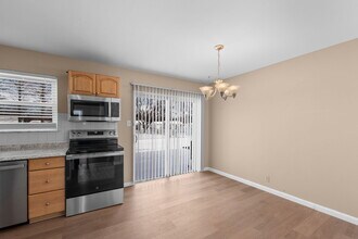 445 Olian Dr in Hazelwood, MO - Building Photo - Building Photo