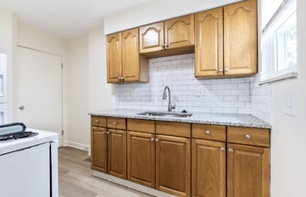 586-588-588 Georgian Dr in Columbus, OH - Building Photo - Building Photo