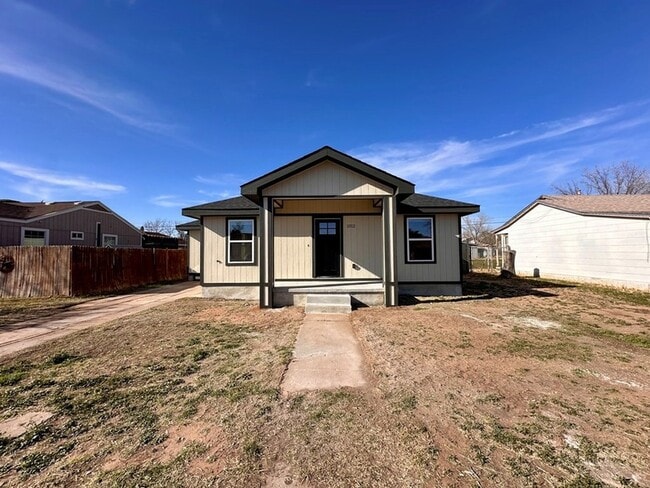 1012 W 26th St in Odessa, TX - Building Photo - Building Photo