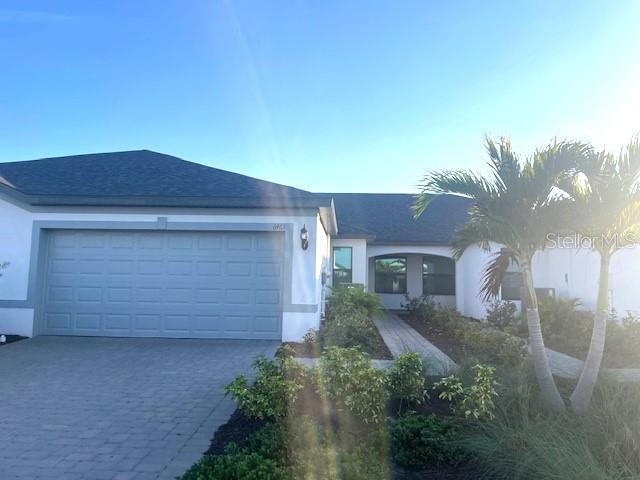 6463 Silverstar Dr in Sarasota, FL - Building Photo