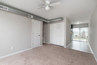 478 Hill Drive Ct, Unit 34 in Eureka, MO - Foto de edificio - Building Photo