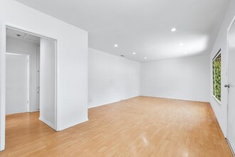 836 N Fuller Ave, Unit 1 in Los Angeles, CA - Building Photo - Building Photo