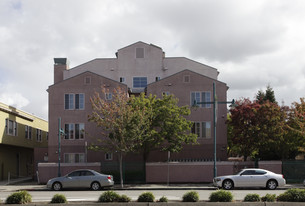 Emeryvilla Apartments in Emeryville, CA - Building Photo