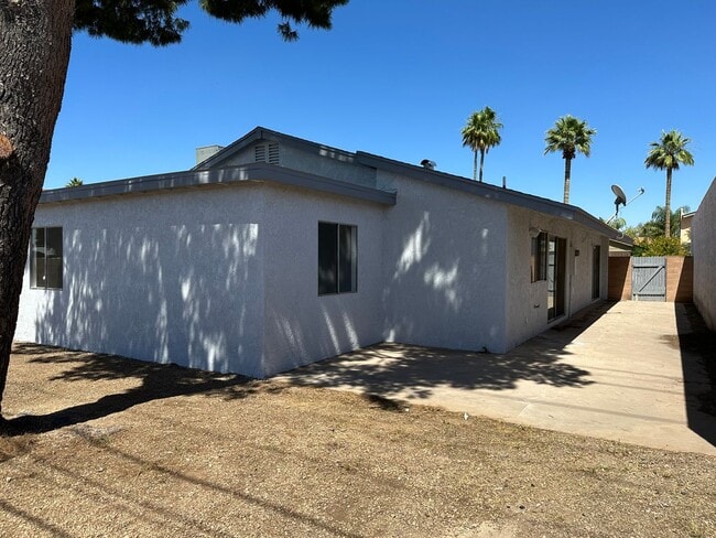 property at 2018 N 87th Way