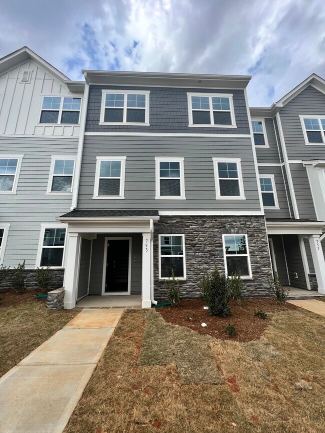 753 Gimari Dr in Wake Forest, NC - Foto de edificio - Building Photo